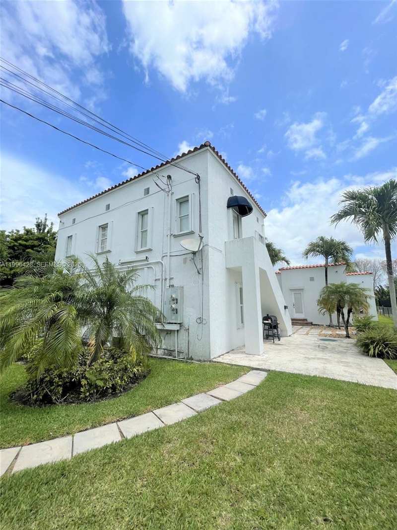 5116 SW 57th Ave # A, Miami FL 33155