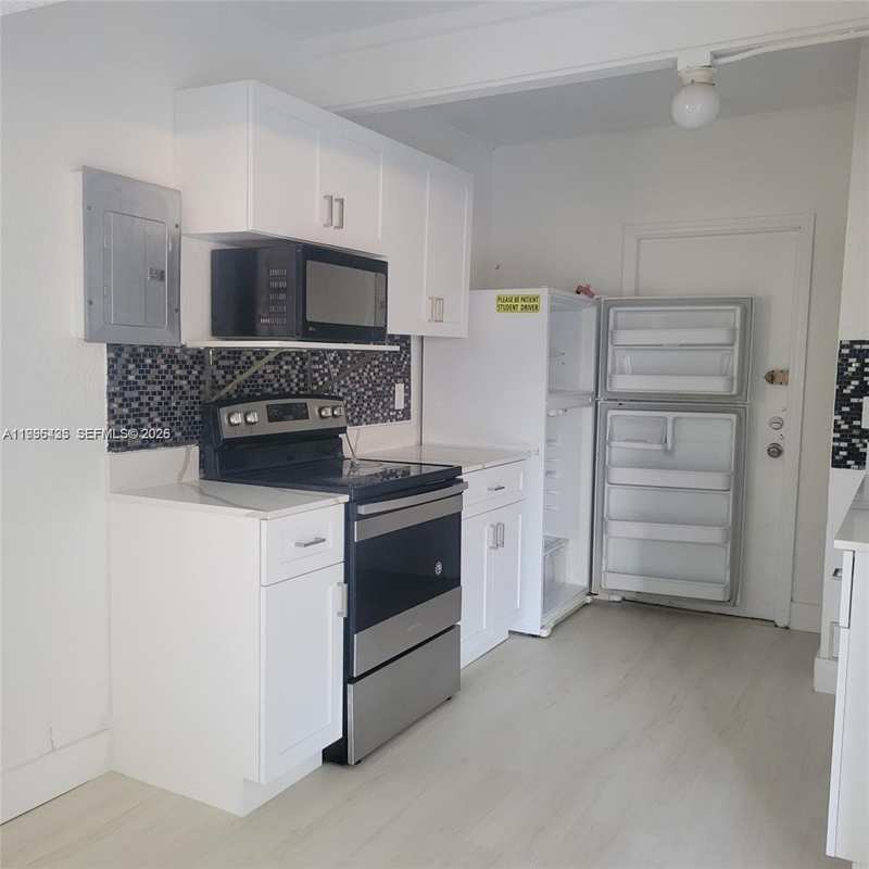 715 SW 6th St, Dania Beach FL 33004