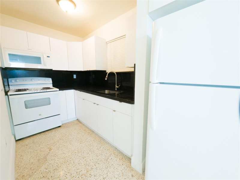 3050 NW 21st Ave # 9, Miami FL 33142