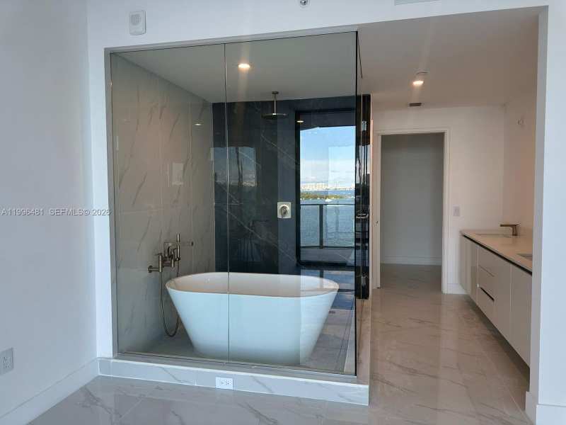 700 NE 24th # 504, Miami FL 33137
