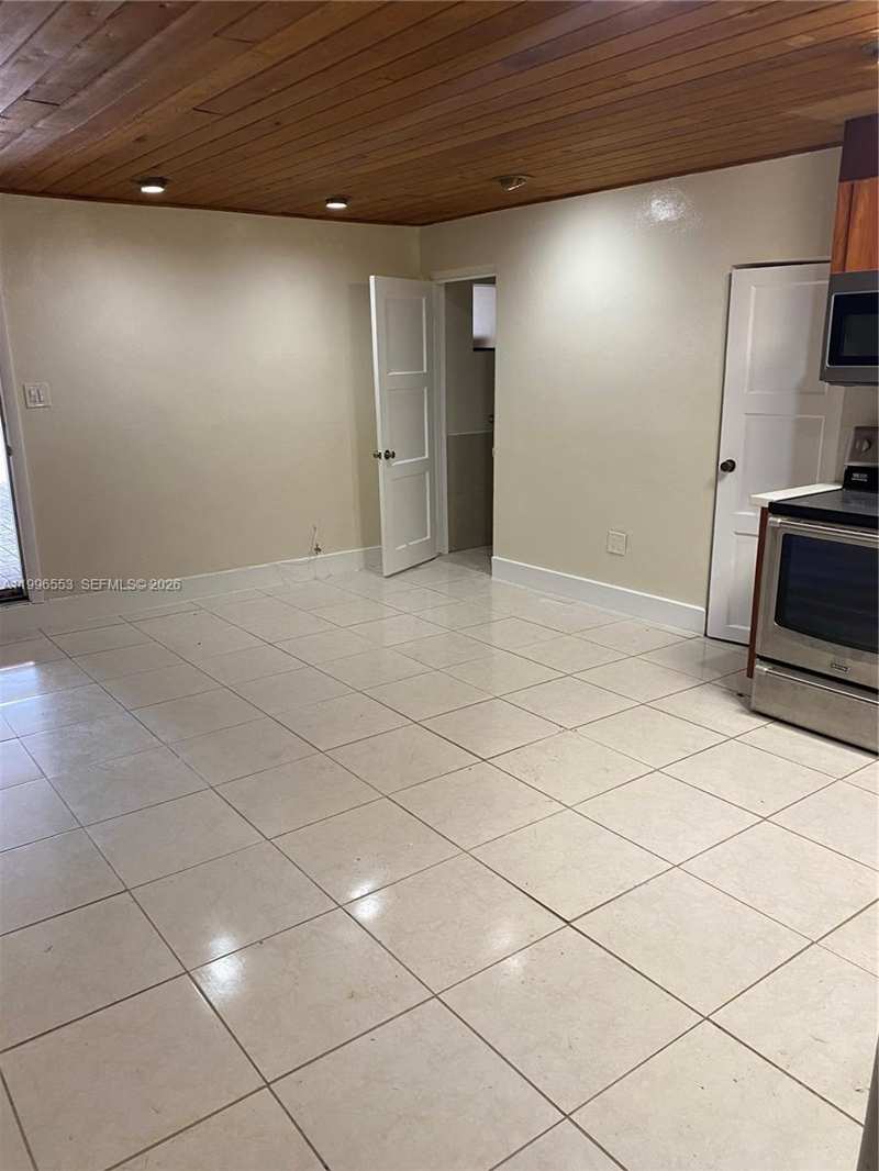 1051 SW 3rd St # 3, Miami FL 33130