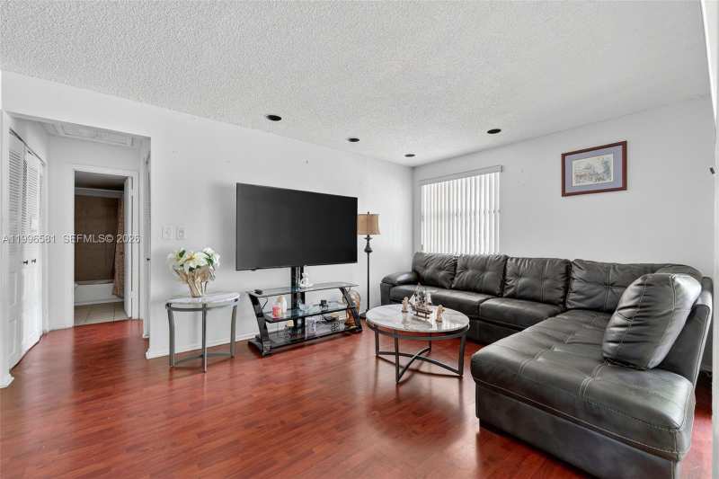 20015 NE 3rd Ct # 6, Miami FL 33179