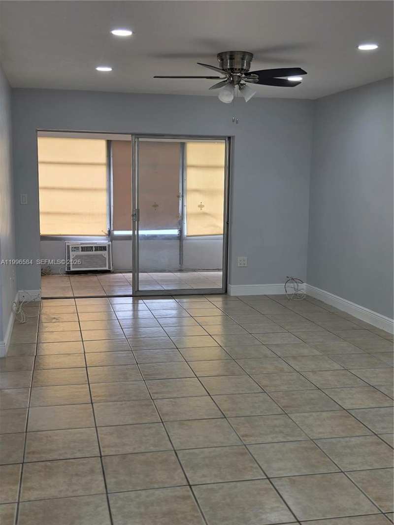 300 NE 191st St # 218, Miami FL 33179