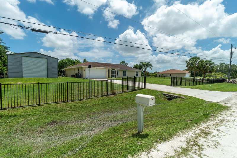 17468 N 38th Rd Road N, FL 33470