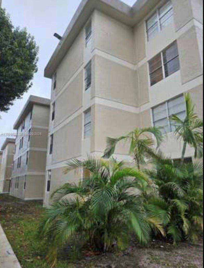 1805 W 56th St # 209, Hialeah FL 33012
