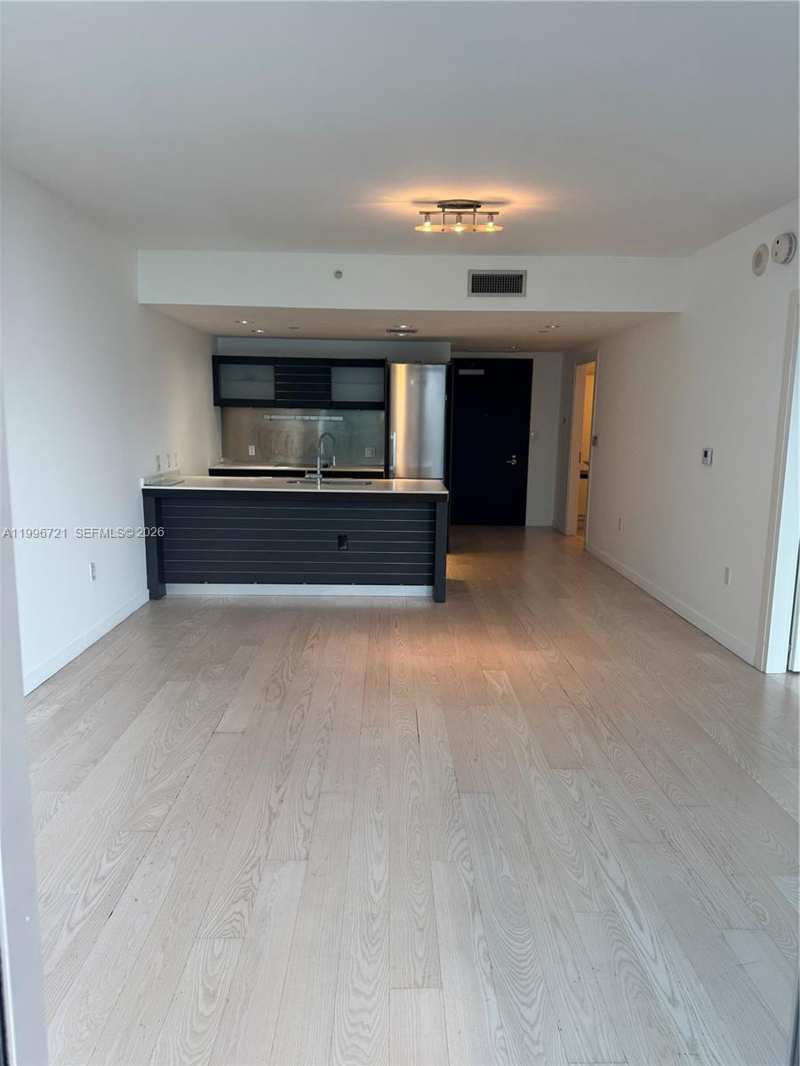 200 Biscayne Boulevard Way # 3709, Miami FL 33131