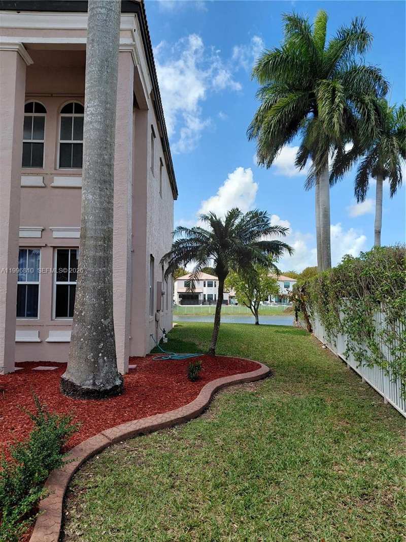 16863 SW 50th St, Miramar FL 33027