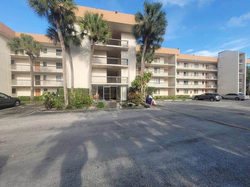 5917 Via Vermilya # 206, Lake Worth FL 33462