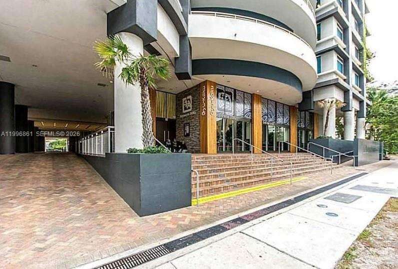 60 SW 13th St # 1611, Miami FL 33130