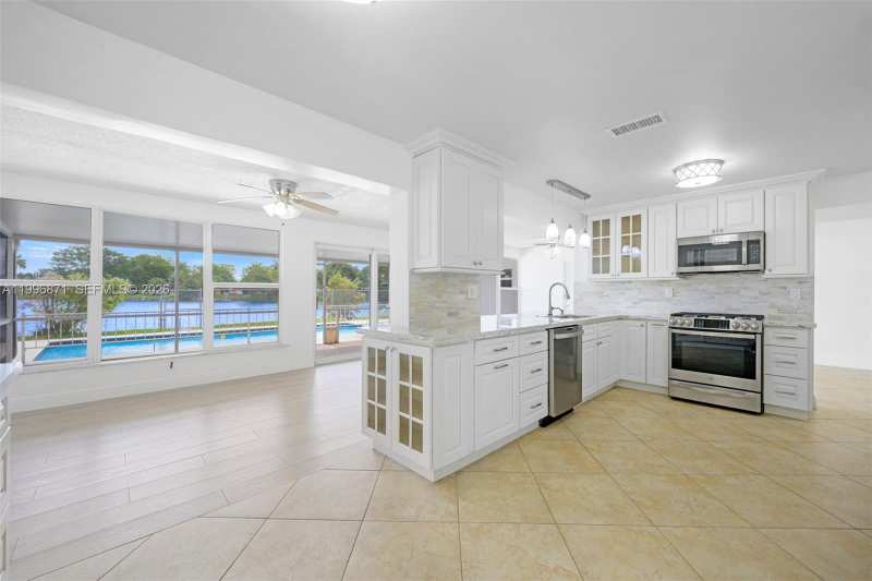 2320 NW 73rd Ave, Sunrise FL 33313