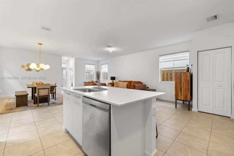 2357 NW 130th St, Miami FL 33167