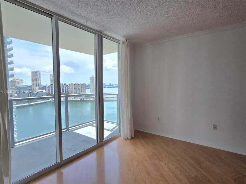 1155 Brickell Bay Dr # 2006, Miami FL 33131