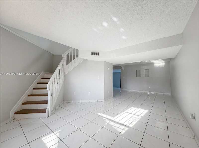 5790 W 26th Ave # 202, Hialeah FL 33016