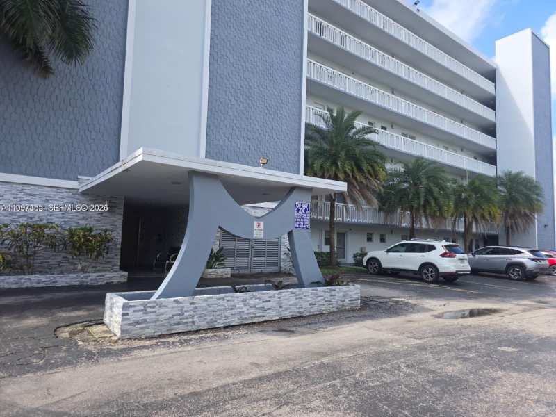 320 NE 12th Ave # 703, Hallandale Beach FL 33009