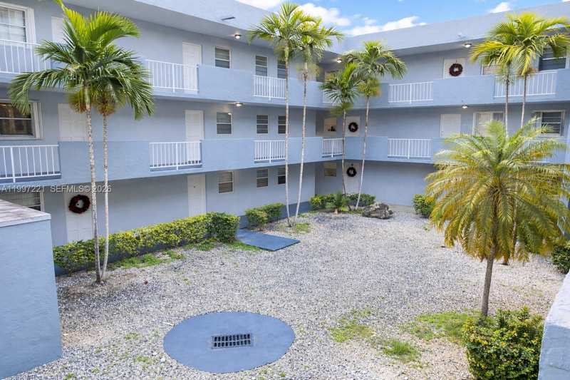 1755 W 60th St # D212, Hialeah FL 33012