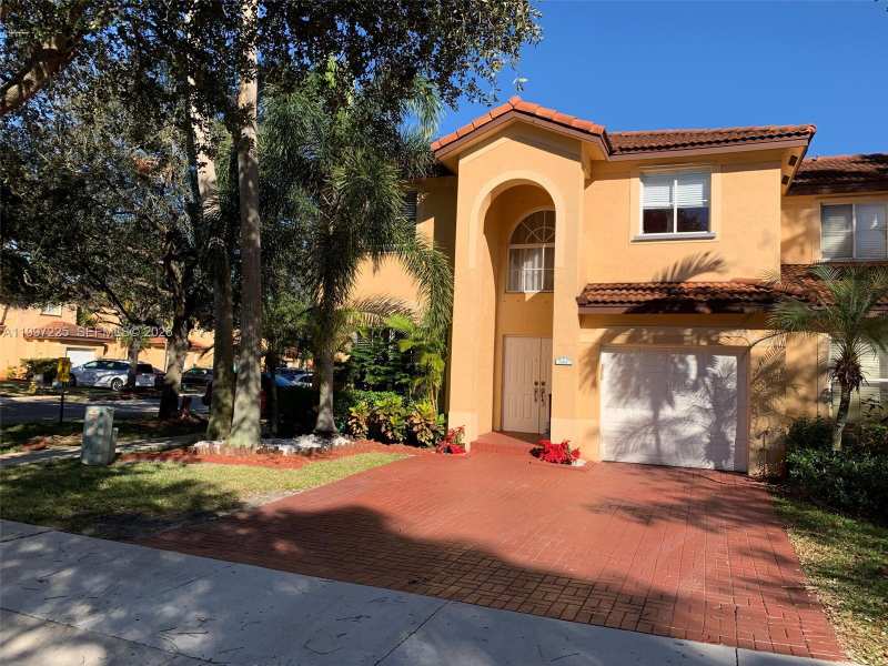 194 Maple Ter, Davie FL 33325