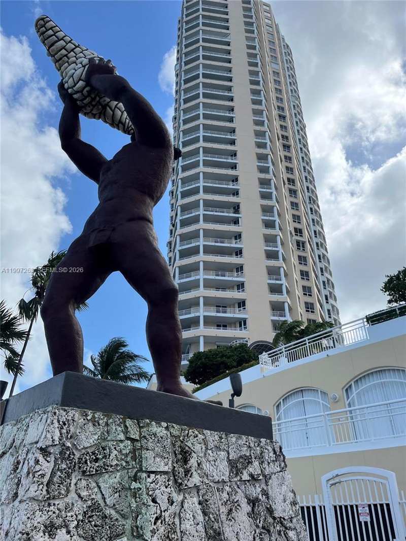 808 Brickell Key Dr # 2002, Miami FL 33131