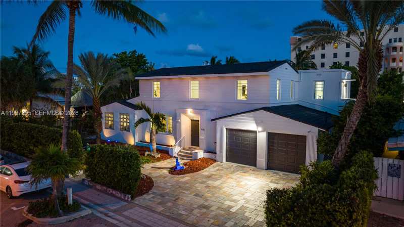 320 Polk St, Hollywood FL 33019