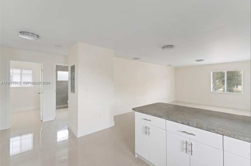 2268 NW 52nd St, Miami FL 33142
