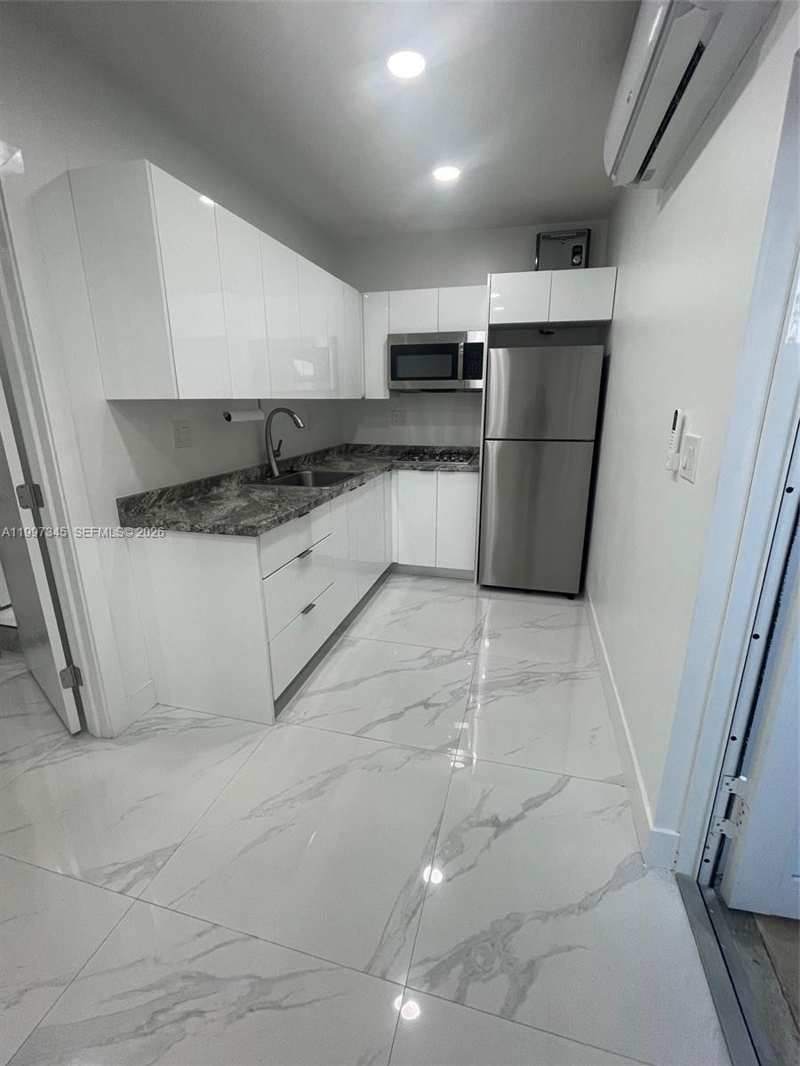 15426 SW 168th Ter # 2, Miami FL 33187
