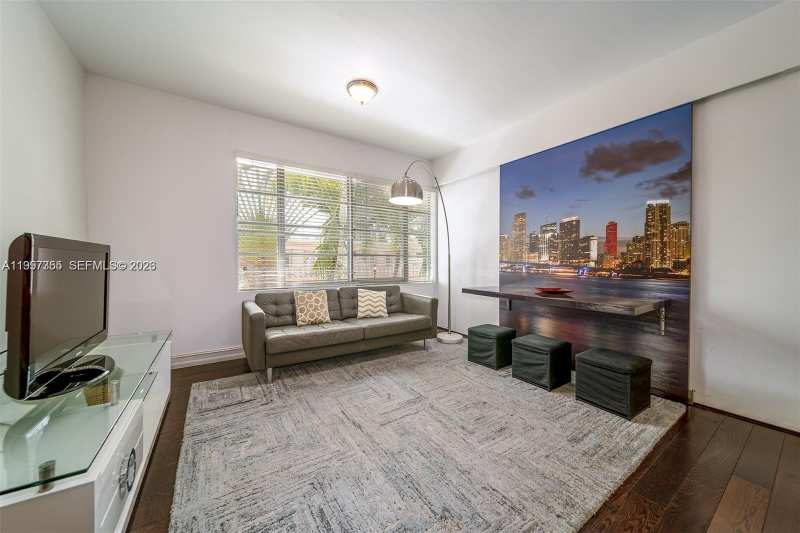 601 11th St # 206, Miami Beach FL 33139