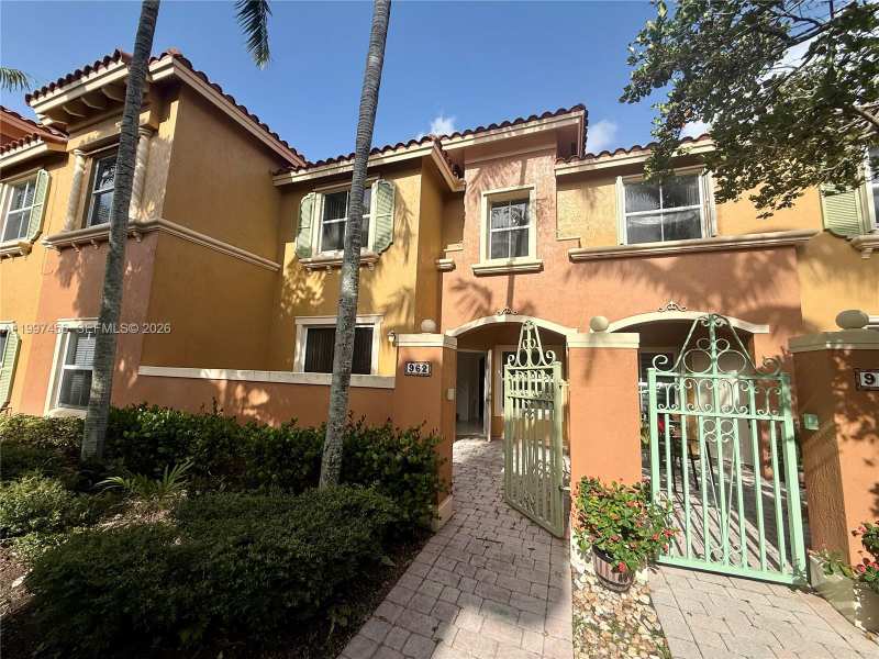 962 SW 143rd Ave # 2207, Pembroke Pines FL 33027