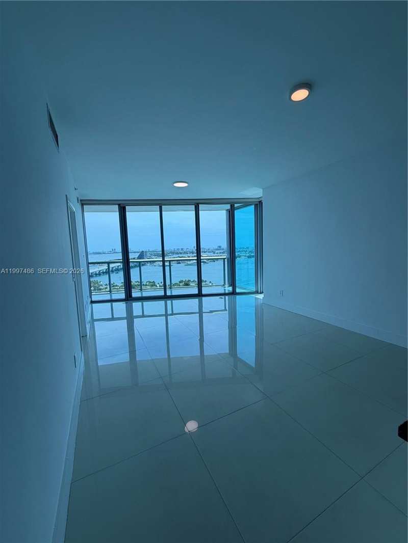 888 Biscayne Blvd # 2709, Miami FL 33132