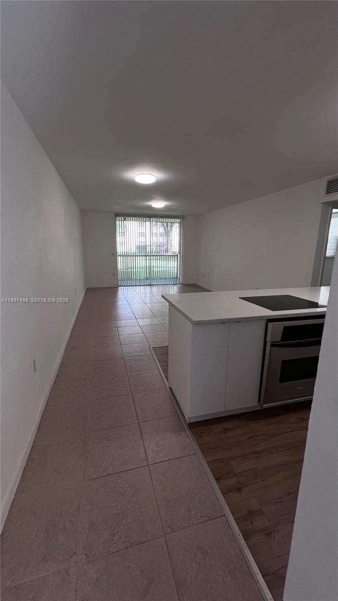 8215 Lake Dr # 108, Doral FL 33166