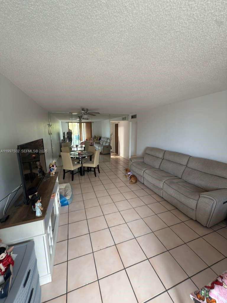 1825 W 44th Pl # 208, Hialeah FL 33012