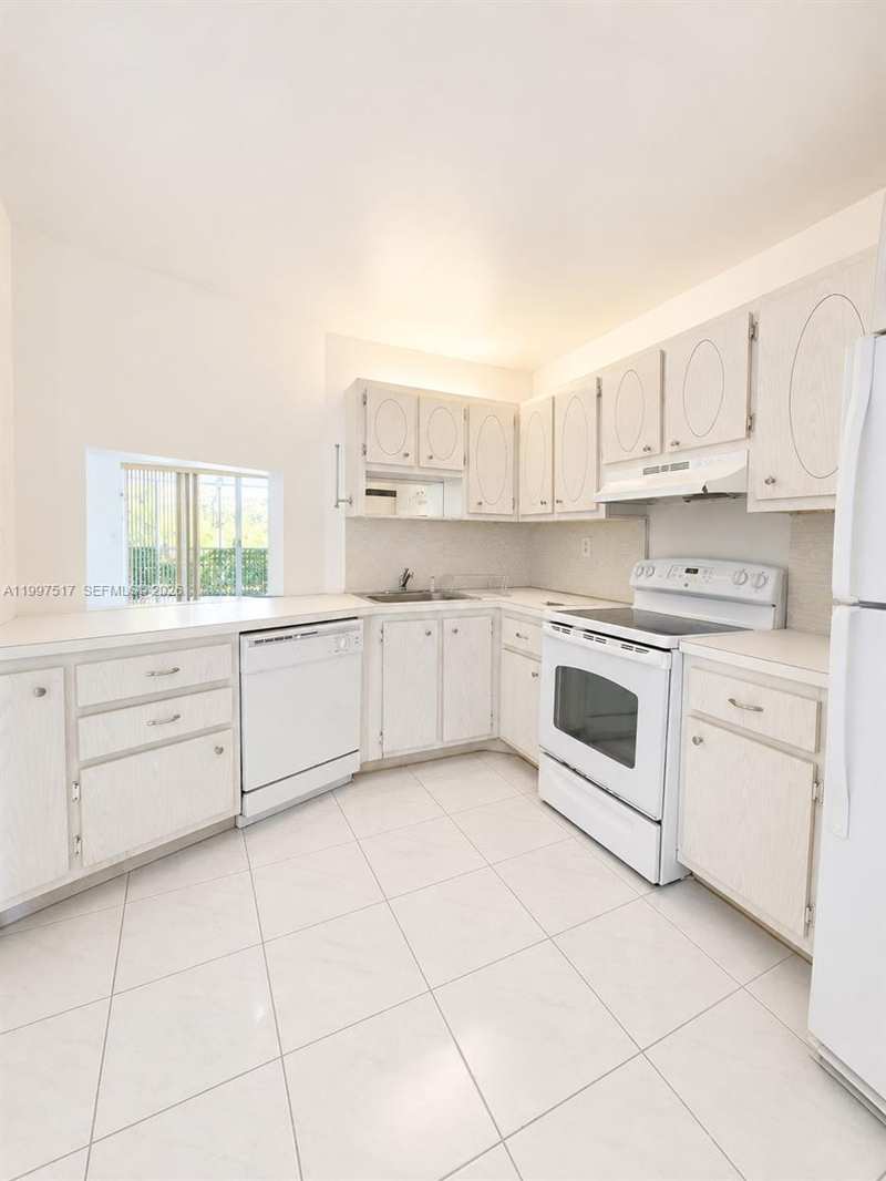 1780 NE 191st St # 300, Miami FL 33179