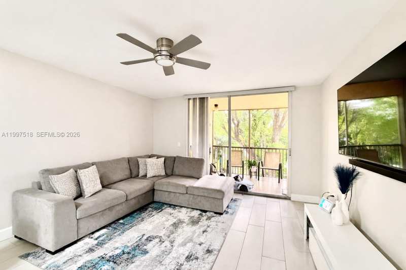8323 Lake Dr # 402, Doral FL 33166