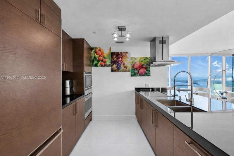 495 Brickell Ave # 5301, Miami FL 33131