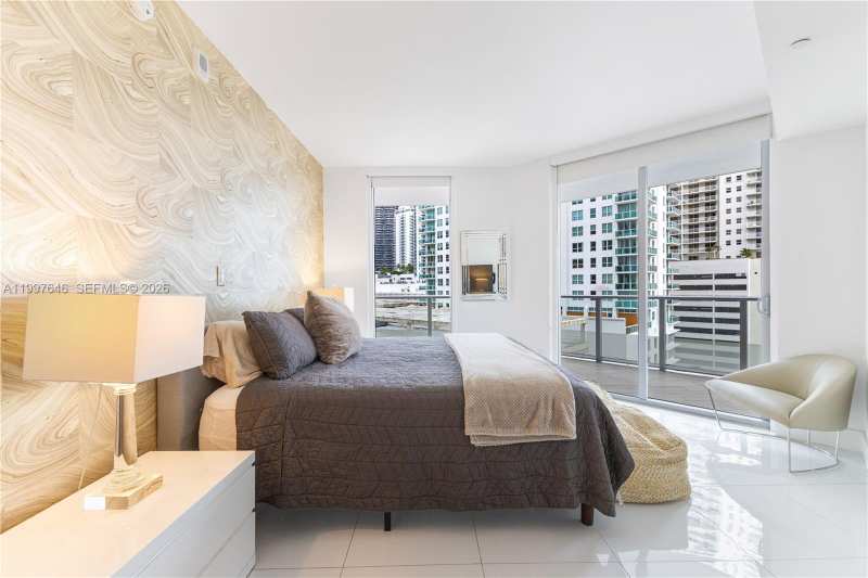 1300 Brickell Bay Dr # 1010, Miami FL 33131