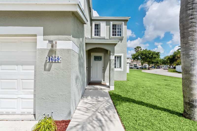 4659 SW 12th Court, Deerfield Beach FL 33442
