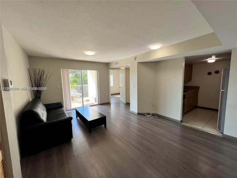 637 SW 3rd St # 306, Miami FL 33130