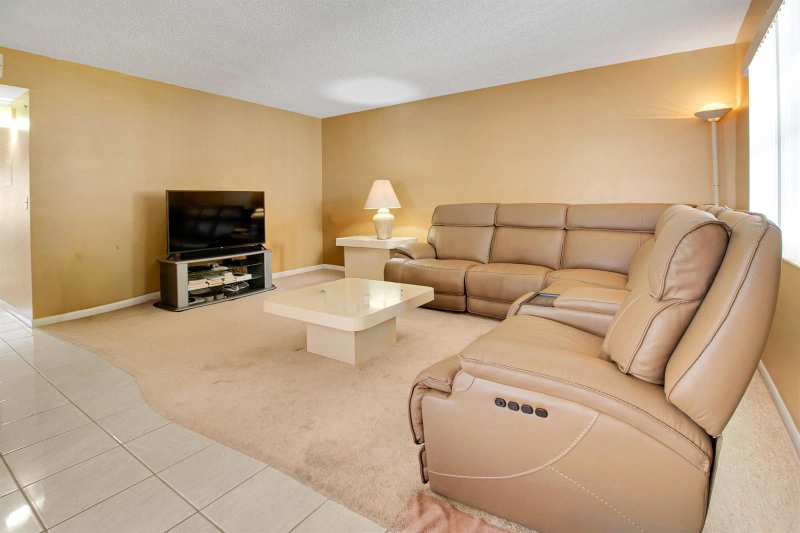525 Capri K, Delray Beach FL 33484