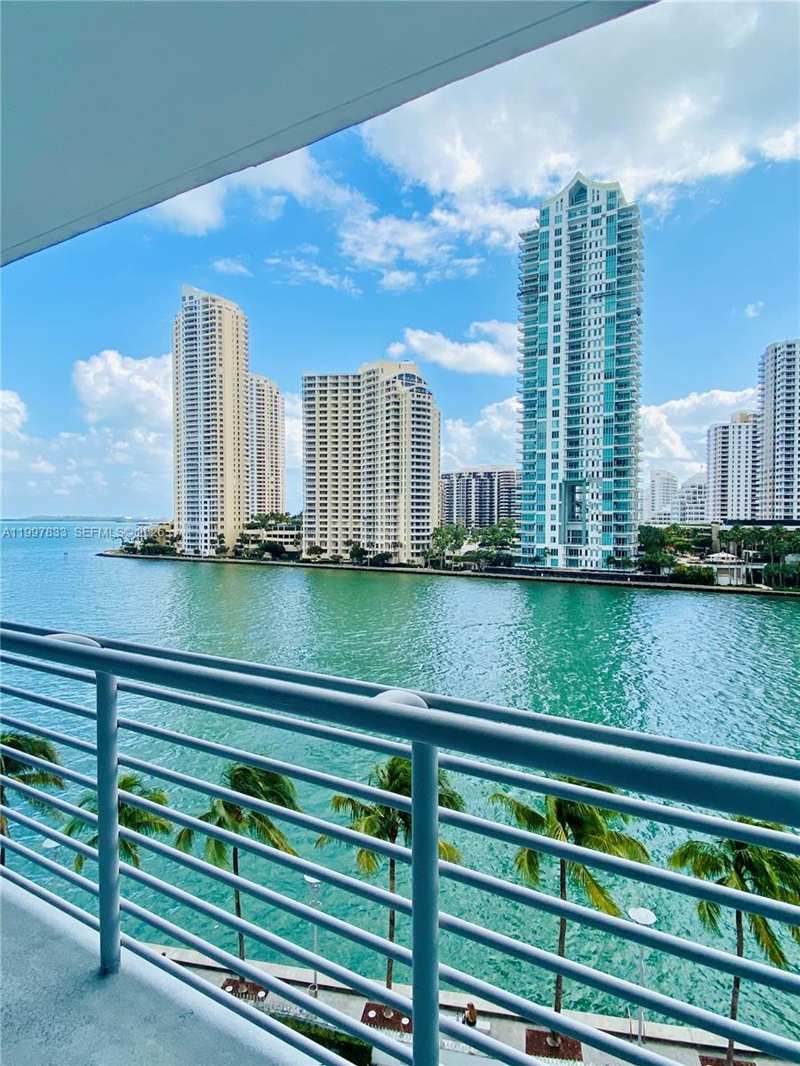 325 S Biscayne Blvd # 717, Miami FL 33131