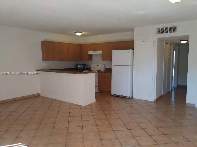 EASTSIDE MANOR CONDO