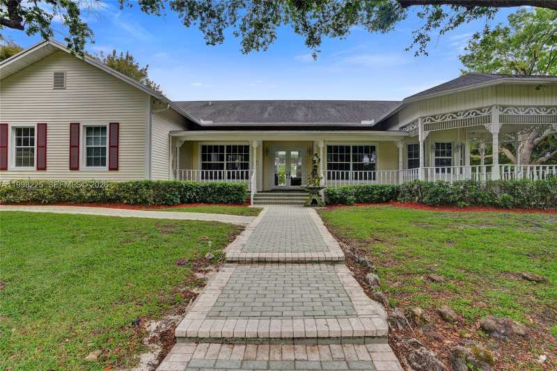 12350 NW 6th St, Plantation FL 33325