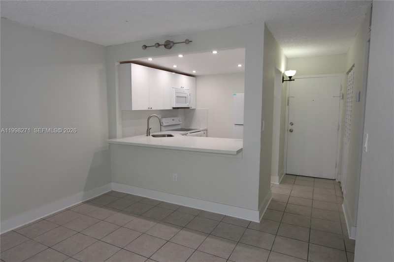 4550 NW 9th St # 811E, Miami FL 33126