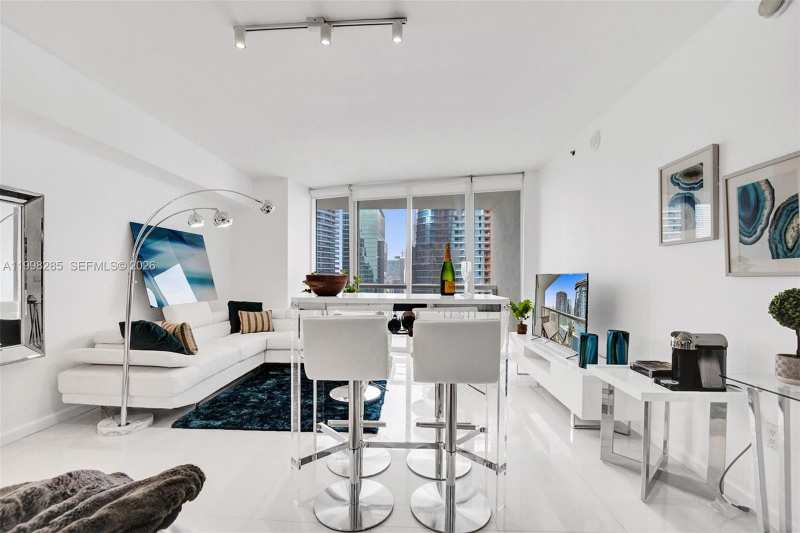 475 Brickell Ave # 3310, Miami FL 33131