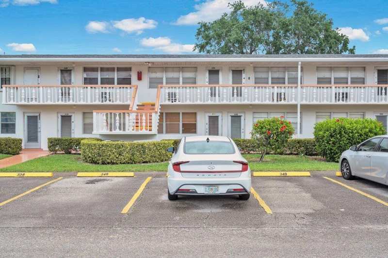 349 Camden O, West Palm Beach FL 33417