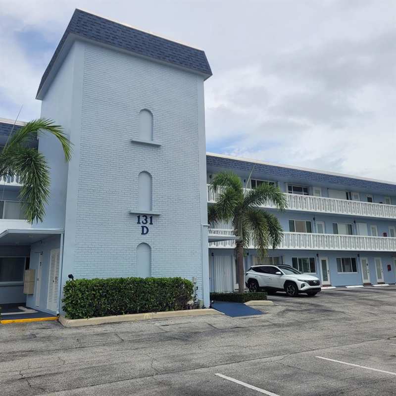 131 Doolen Court # 303, North Palm Beach FL 33408