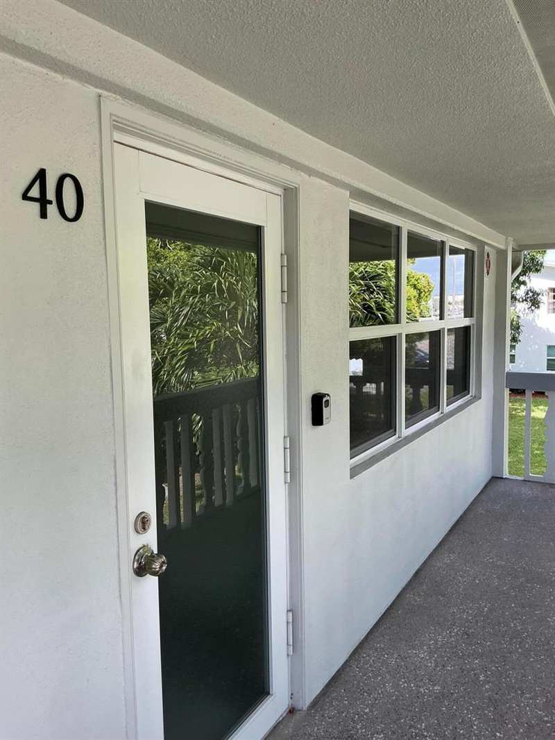 40 Ventnor Drive, Deerfield Beach FL 33442
