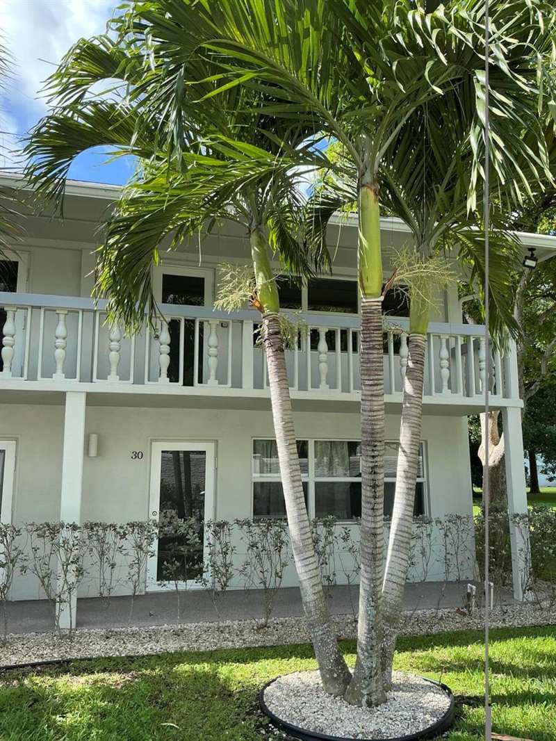 40 Ventnor Drive, Deerfield Beach FL 33442