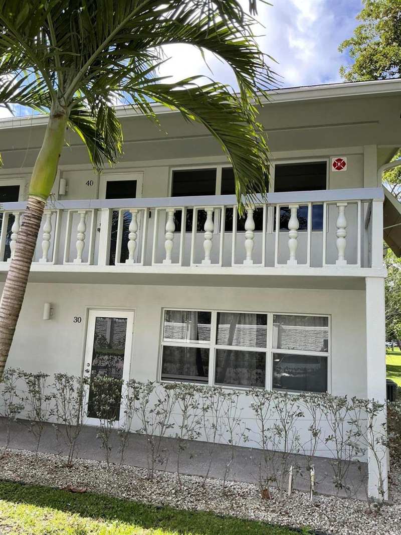40 Ventnor Drive, Deerfield Beach FL 33442