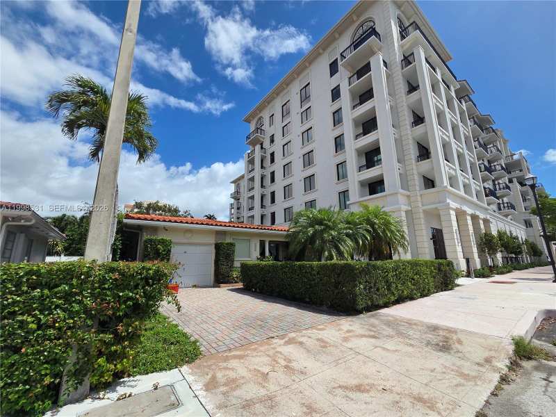 345 Malaga Ave, Coral Gables FL 33134