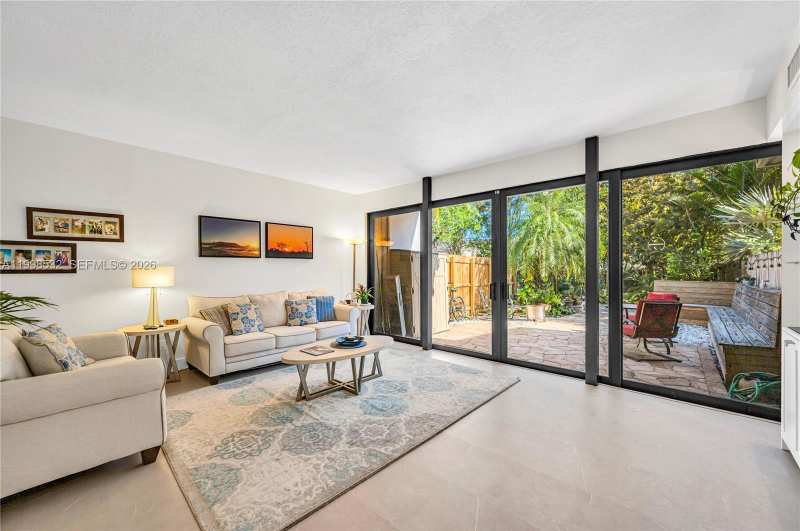 7018 SW 53rd Ln, Miami FL 33155