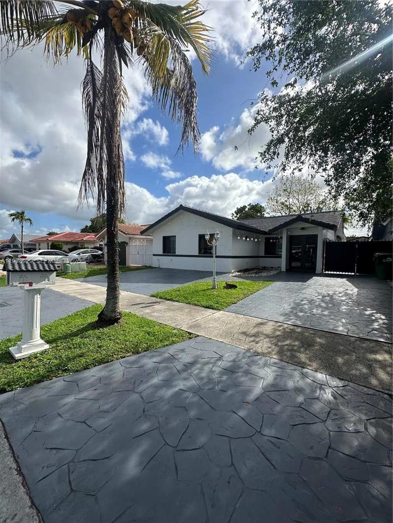 5923 SW 147th Pl, Miami FL 33193