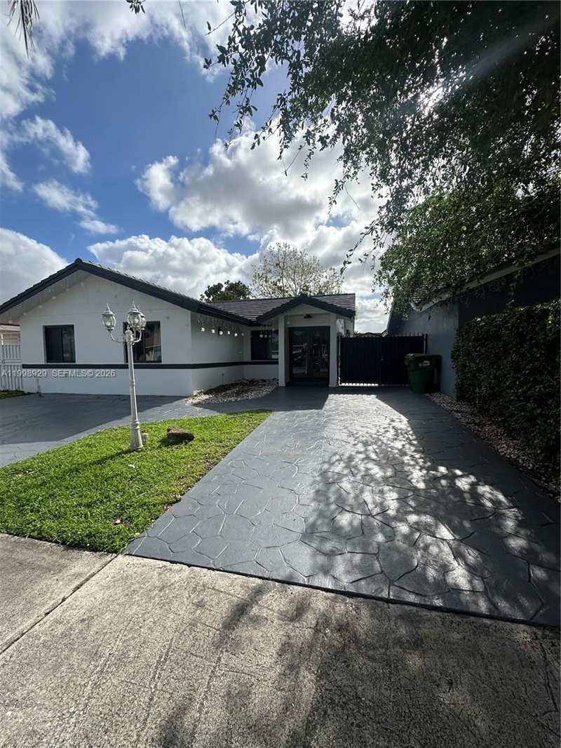 5923 SW 147th Pl, Miami FL 33193